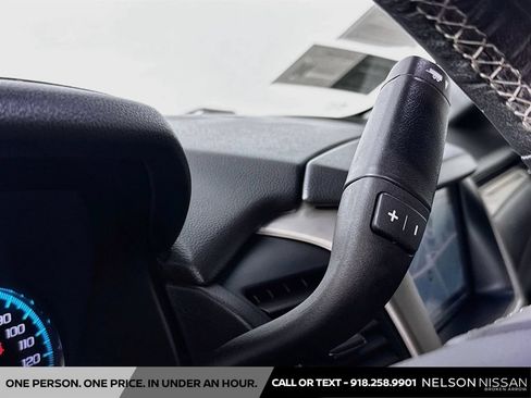Used 2018 GMC Yukon Denali w/ Denali Ultimate Package AWD/4WD image 17