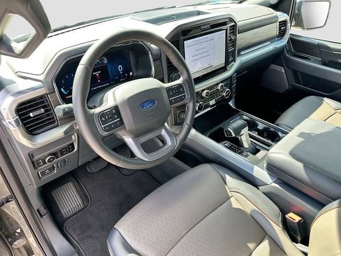 Used 2025 Ford F150 Lariat w/ Equipment Group 501A Mid AWD/4WD image 9
