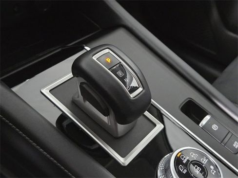 Used 2022 Mitsubishi Outlander SE image 13