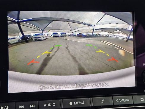 Used 2024 Nissan Pathfinder SV image 17