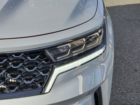 Certified 2022 Kia Sorento SX image 9