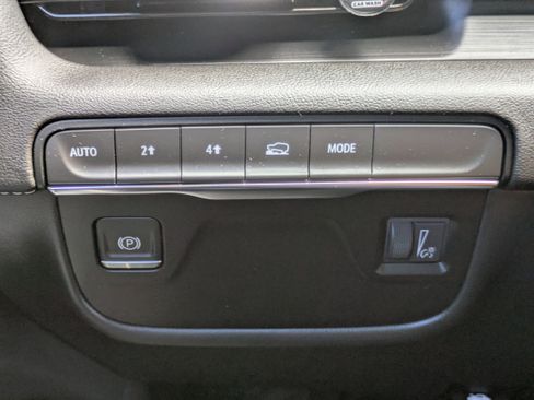 Used 2022 Cadillac Escalade Luxury image 16