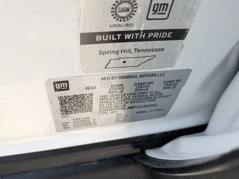 Used 2023 GMC Acadia SLT FWD image 44
