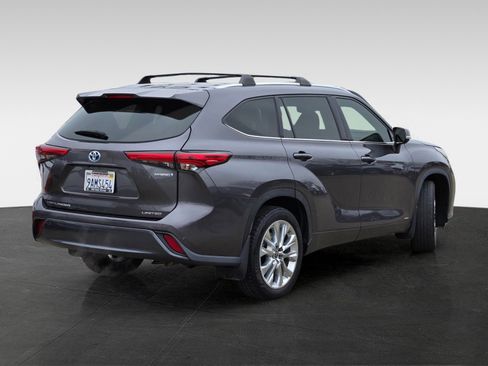 Used 2022 Toyota Highlander Limited image 4