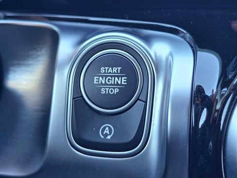 Used 2026 Mercedes-Benz GLB 250 image 35