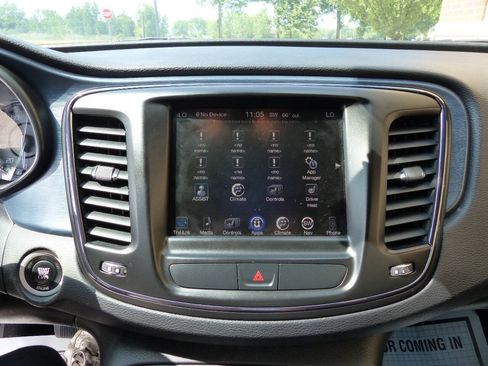 Used 2015 Chrysler 200 S w/ Navigation & Sound Group I FWD image 27
