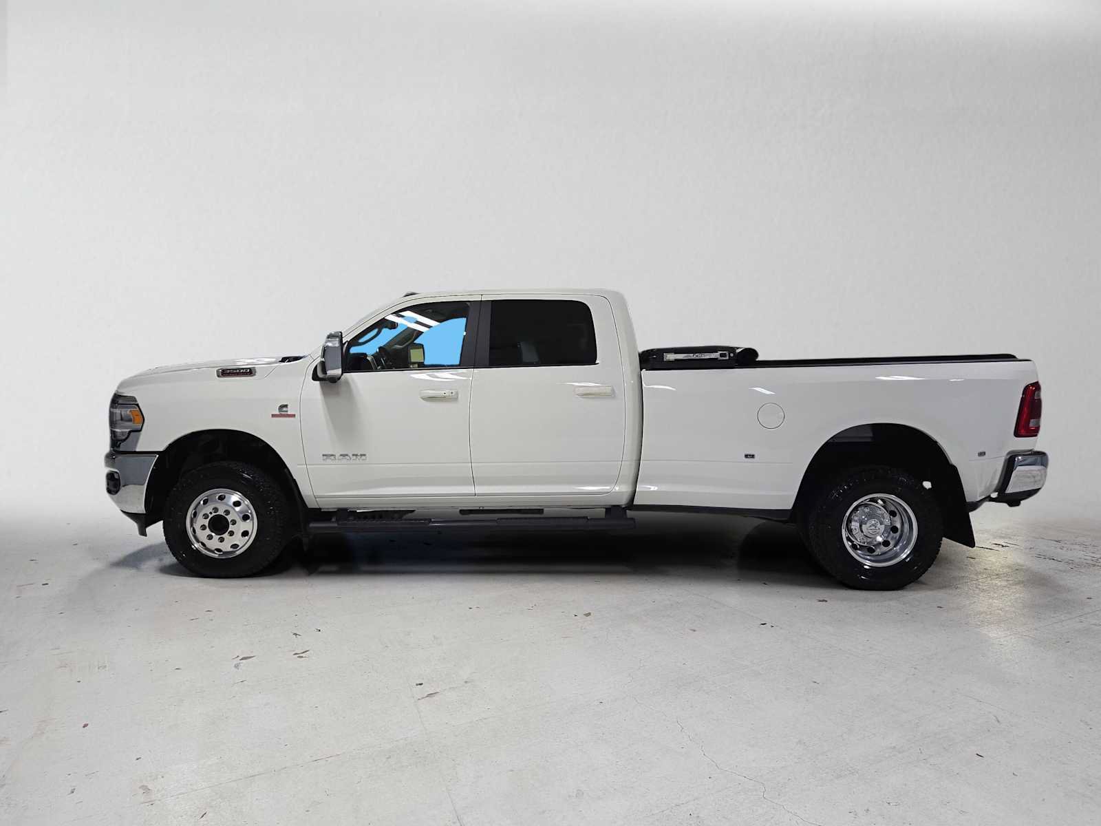Used 2024 RAM 3500 Laramie w/ Towing Technology Group AWD/4WD image 6