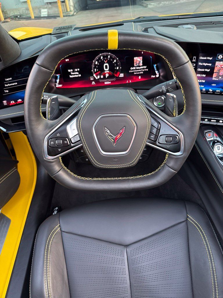 Used 2026 Chevrolet Corvette Stingray Premium Conv w/ Z51 Performance Package RWD image 29