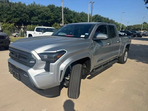 Used 2025 Toyota Tacoma SR5 AWD/4WD image 6