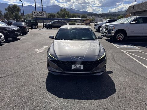 Used 2021 Hyundai Elantra SEL w/ Convenience Package FWD image 2