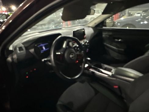Used 2024 Nissan Sentra SV FWD image 2