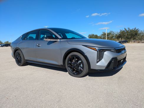 New 2025 Kia K4 GT-Line Turbo image 2