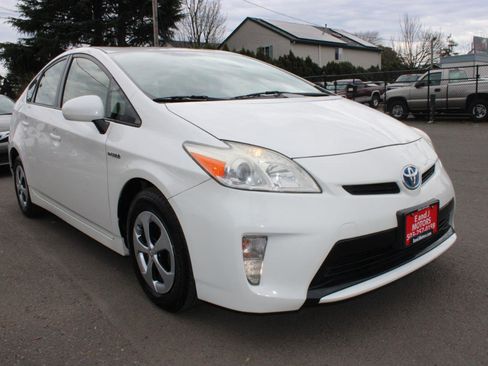 Used 2012 Toyota Prius Two image 7