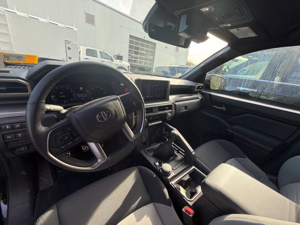 Used 2025 Toyota Tacoma TRD Sport AWD/4WD image 9