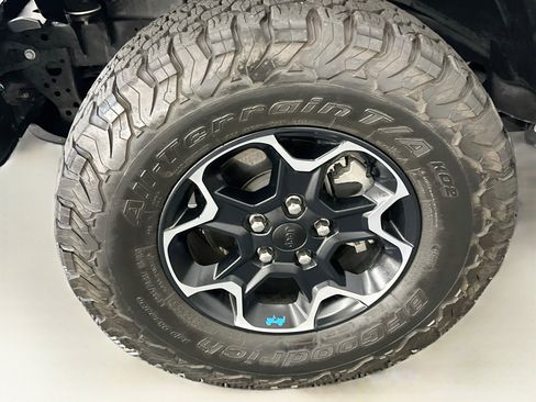 Used 2023 Jeep Wrangler Unlimited Rubicon 4xe w/ Steel Bumper Group AWD/4WD image 11