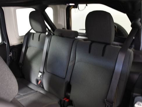 Used 2025 Jeep Wrangler Unlimited Sahara AWD/4WD image 27
