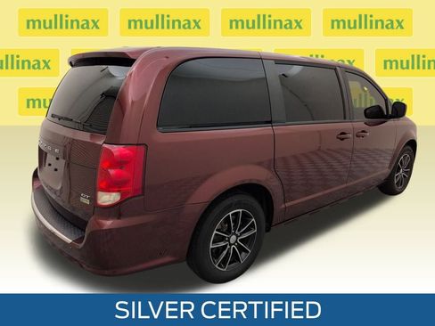 Used 2019 Dodge Grand Caravan GT image 4