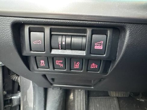 Used 2019 Subaru Outback 2.5i Limited AWD/4WD image 23
