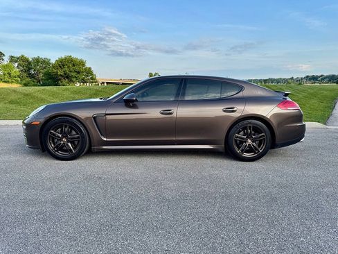 Used 2014 Porsche Panamera 4 AWD/4WD image 16