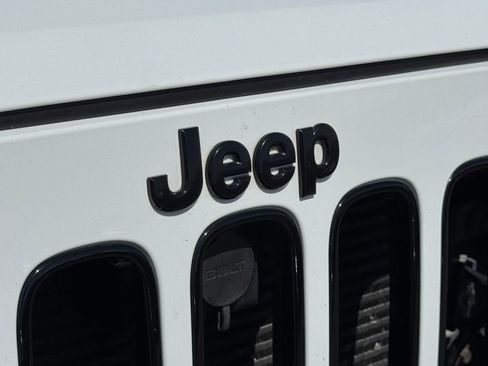 Used 2014 Jeep Wrangler Sahara AWD/4WD image 9