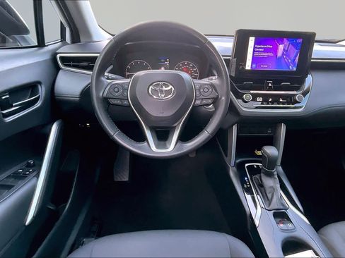 Certified 2023 Toyota Corolla Cross LE w/ Moonroof Package FWD image 6