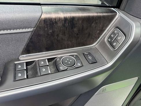 New 2026 Ford F250 Lariat w/ Black Appearance Package image 18