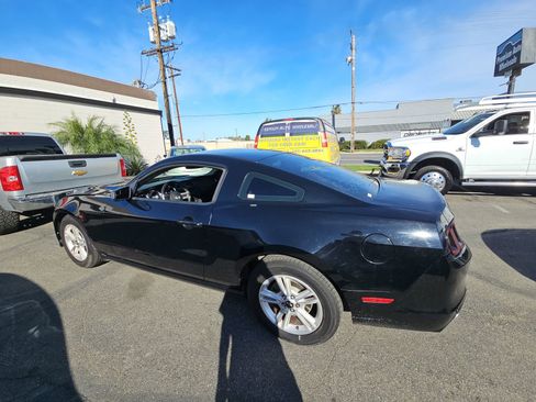 Used 2013 Ford Mustang Coupe image 5