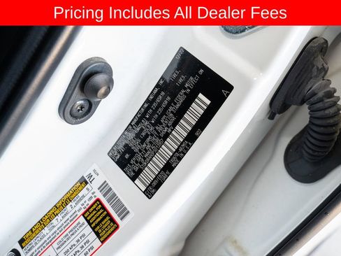 Used 2023 Toyota Highlander XLE FWD image 24