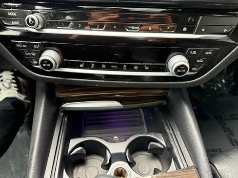 Used 2020 BMW 530i xDrive w/ Convenience Package image 21