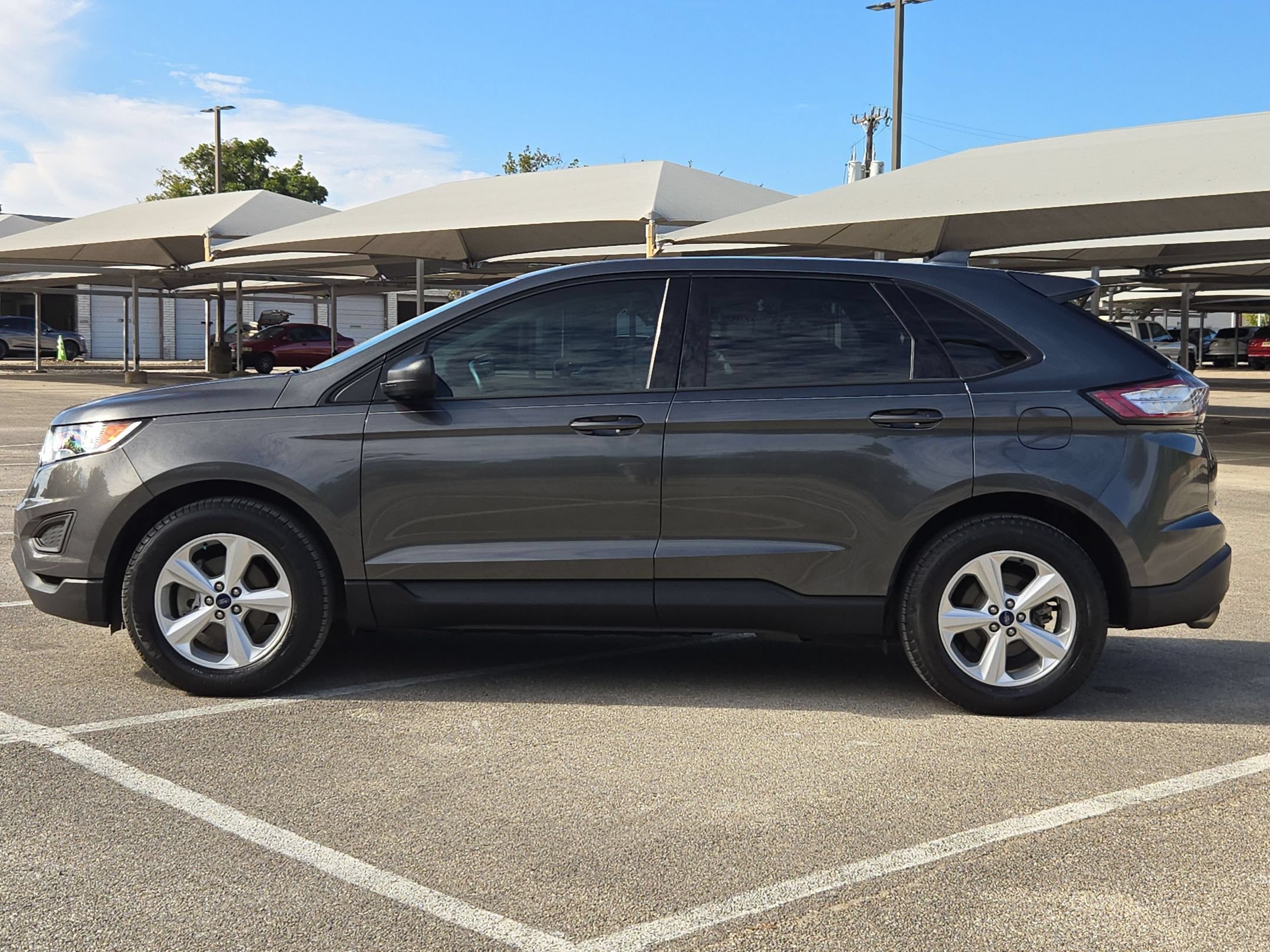 Used 2018 Ford Edge SE FWD image 6