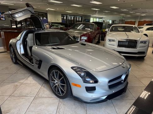 Used 2011 Mercedes-Benz SLS AMG Coupe image 13