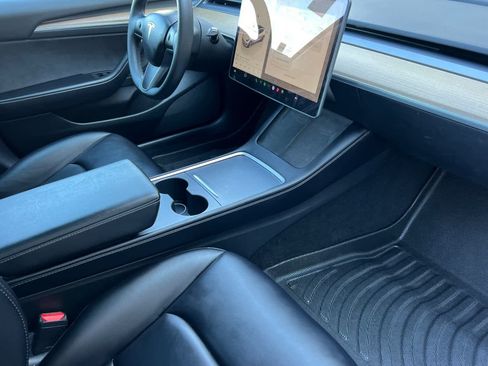 Used 2022 Tesla Model 3 Long Range AWD/4WD image 16