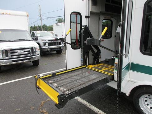 Used 2018 Ford Transit 350 138 DRW w/ Shuttle Bus Prep Package RWD image 18