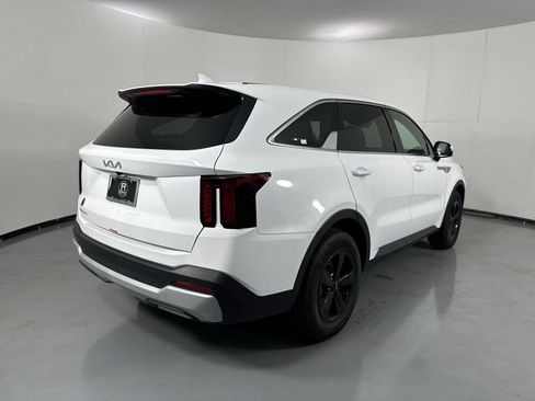 Certified 2025 Kia Sorento LX FWD image 36