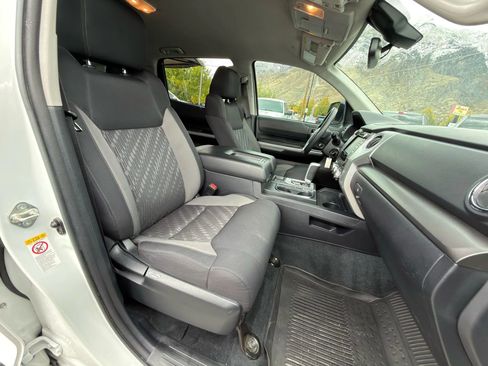 Used 2019 Toyota Tundra SR5 w/ SR5 Upgrade Package image 10