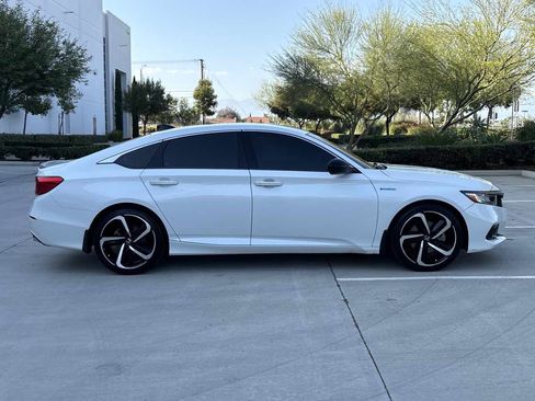 Used 2022 Honda Accord Sport image 2