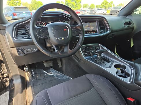 Used 2015 Dodge Challenger SXT w/ Sound Group RWD image 18
