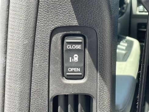 Used 2023 Honda Odyssey Touring image 17