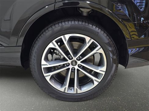 Certified 2025 Audi Q7 2.0T Premium w/ Convenience Plus Package image 34