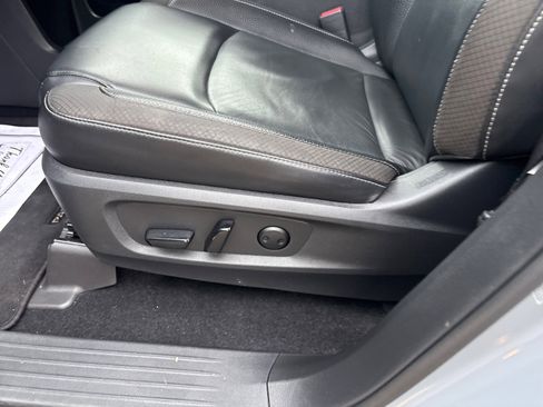 Used 2022 Nissan Pathfinder SL w/ SL Premium Package image 19