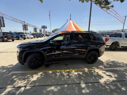 Used 2023 GMC Acadia SLT w/ Elevation Edition FWD image 11