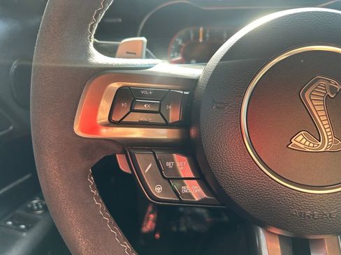 Used 2022 Ford Mustang Shelby GT500 w/ Technology Package image 21