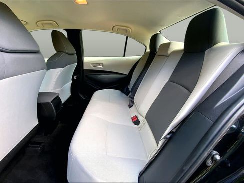 Used 2021 Toyota Corolla LE FWD image 21