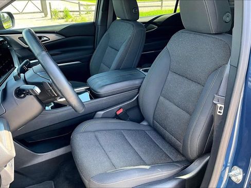 Used 2024 Chevrolet Traverse LT w/ Enhanced Driving Package FWD image 23