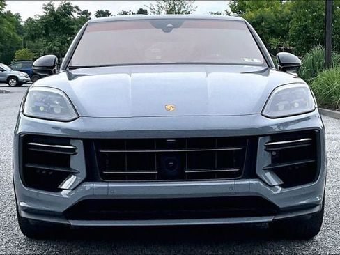 Used 2024 Porsche Cayenne Turbo GT AWD/4WD image 14