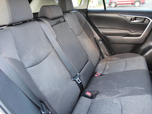 Used 2022 Toyota RAV4 XLE w/ Convenience Package AWD/4WD image 24