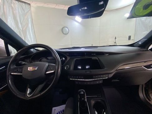 Used 2023 Cadillac XT4 Premium Luxury image 33