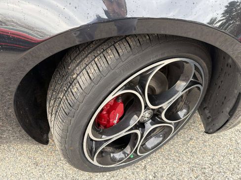 Used 2022 Alfa Romeo Giulia Veloce image 22