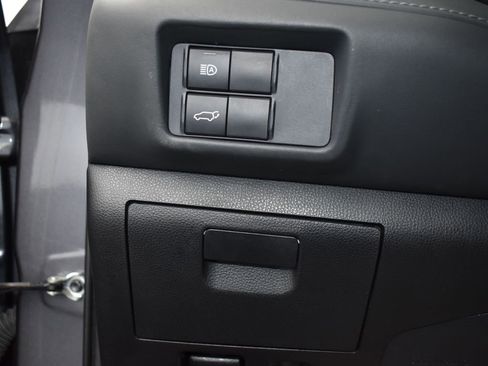 Used 2021 Toyota Highlander XLE image 10