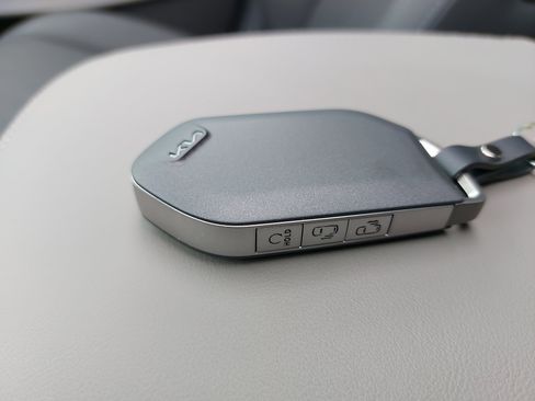 New 2026 Kia Carnival SX image 38